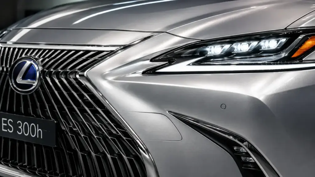 Luxurious used Lexus ES 300h, the ultimate comfort choice for the best hybrid sedans under $35k