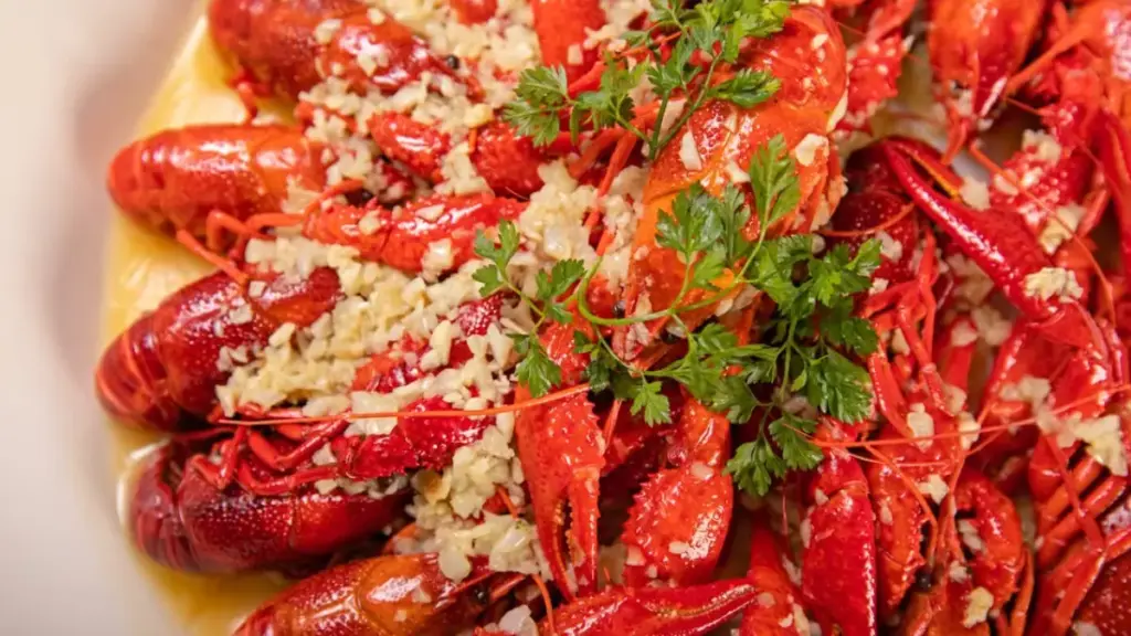 choosing-mild-young-mozzarella-cheese-for-a-healthy-crayfish-thermidor-recipe