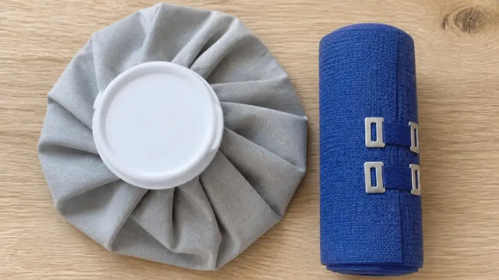 ice-pack-and-compression-bandage-flatlay-for-beginner-fitness