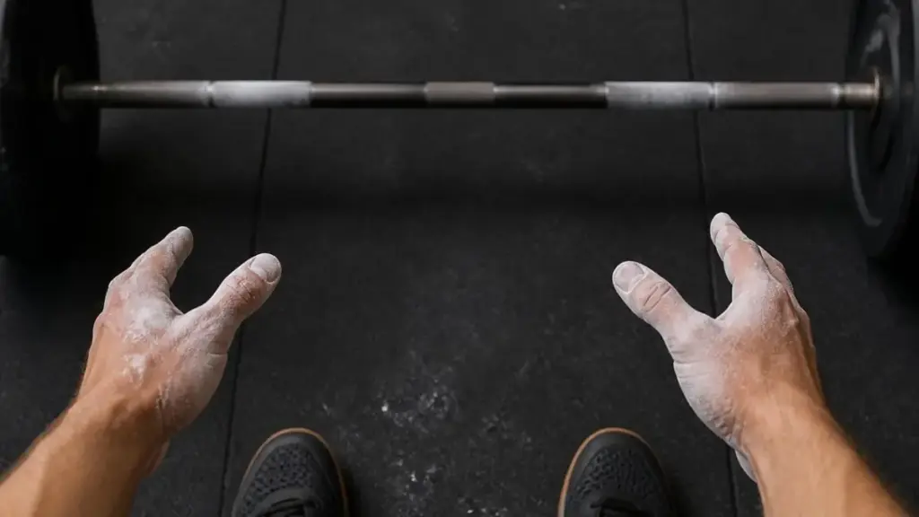 weightlifter-feet-in-training-shoes-managing-muscle-pump