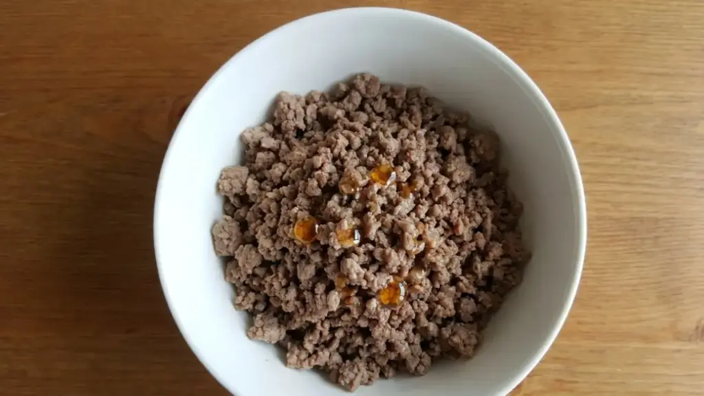 food-for-cat-after-birth-beef-menu