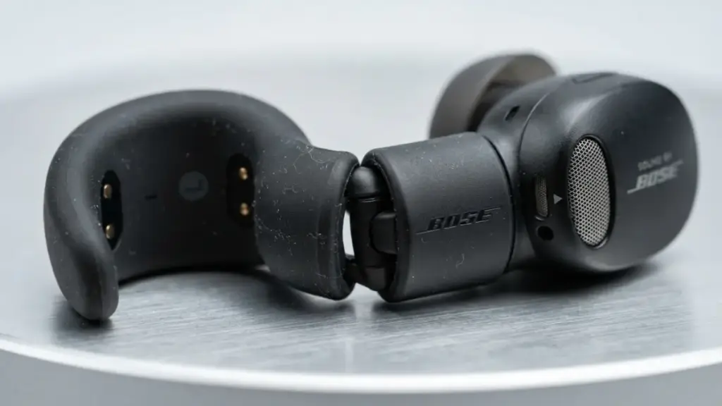 Flexible hinge mechanism tested in bose ultra open earbuds review